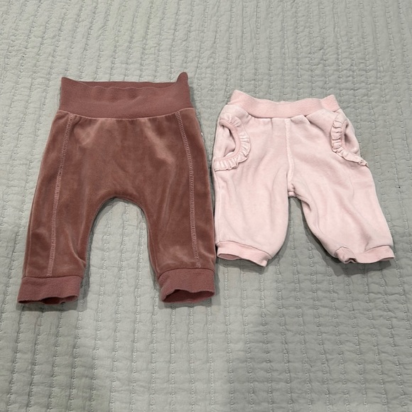 2 pairs of baby pants - Picture 1 of 7